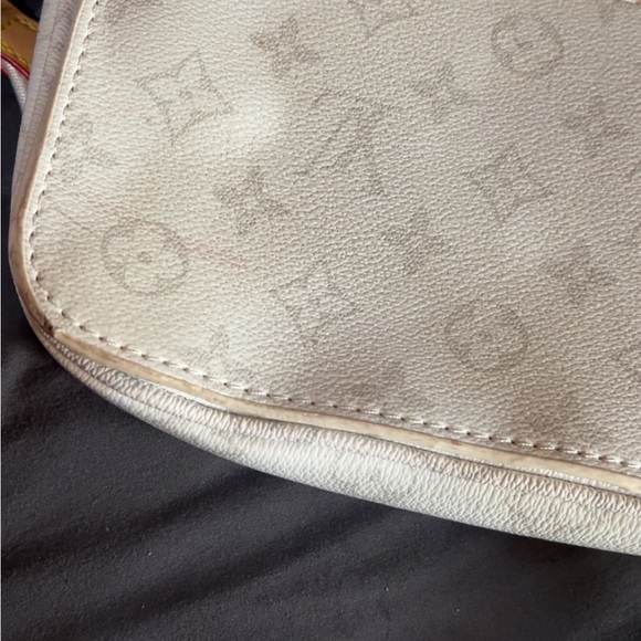 White Monogram Inspired By Louis Vuittin Crossbody Bag w/ Strap & Coin Pouch - Picture 11 of 13